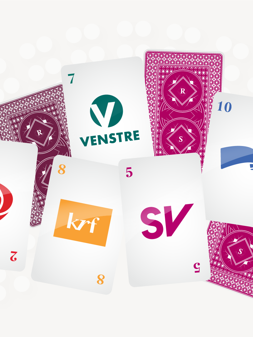 Kortstokk med partilogoer.