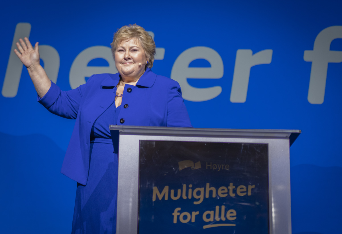 Erna Solberg på scenen under Høyres landsmøte 2023.