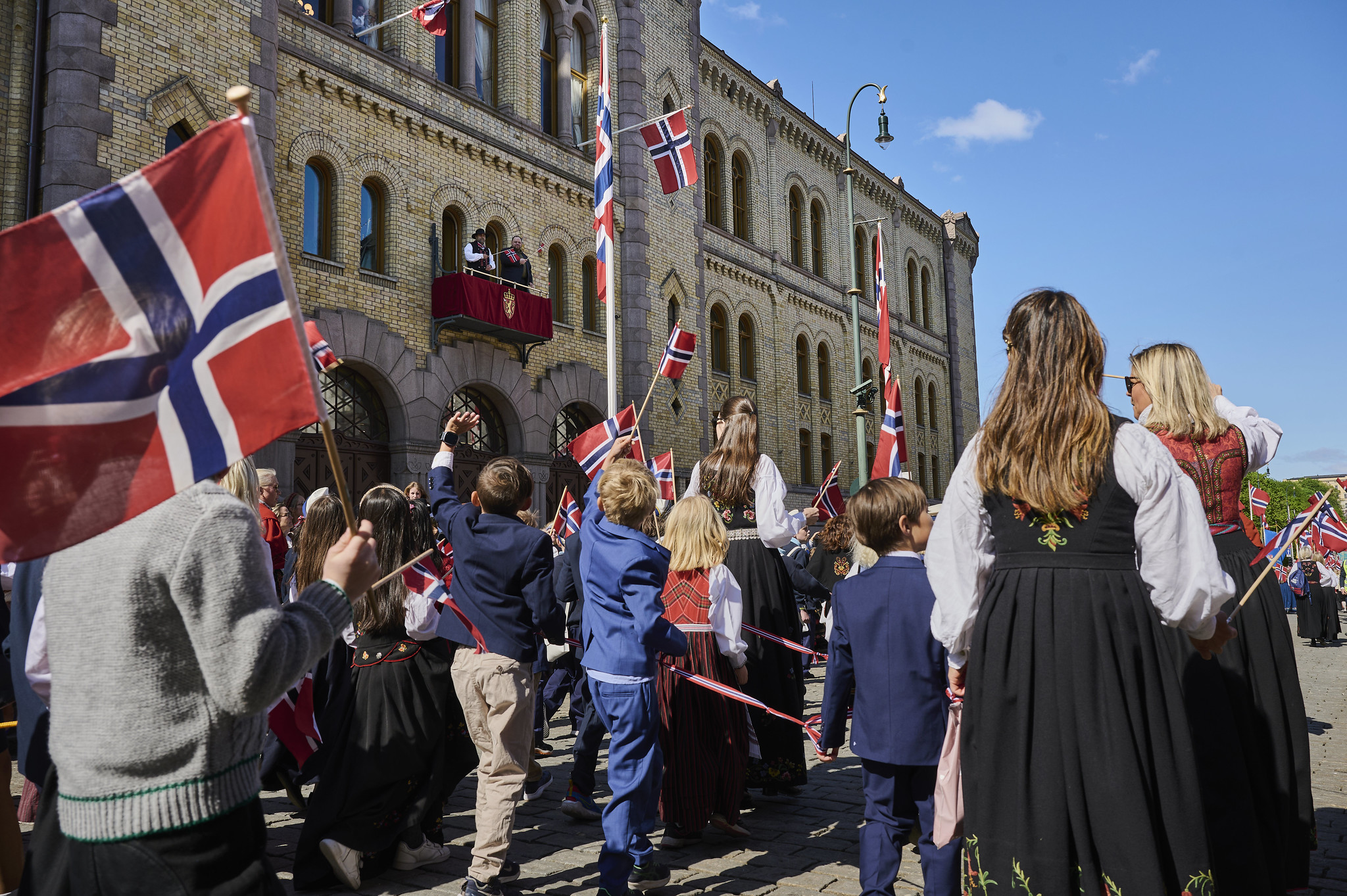 17. mai tog utenfor Stortinget.