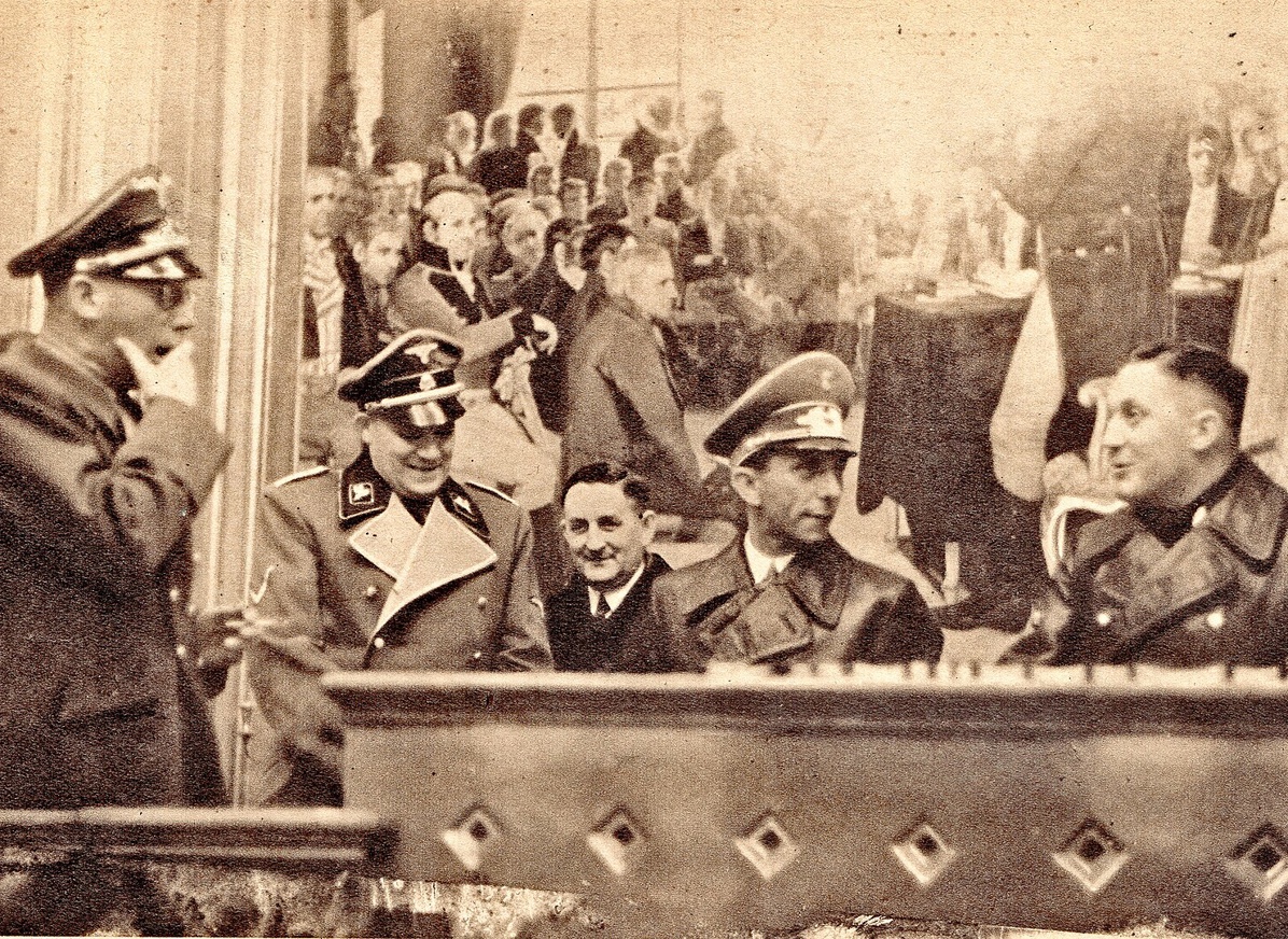 I november 1940 besøkte Tysklands propagandaminister Joseph Goebbels (i midten) Stortinget.