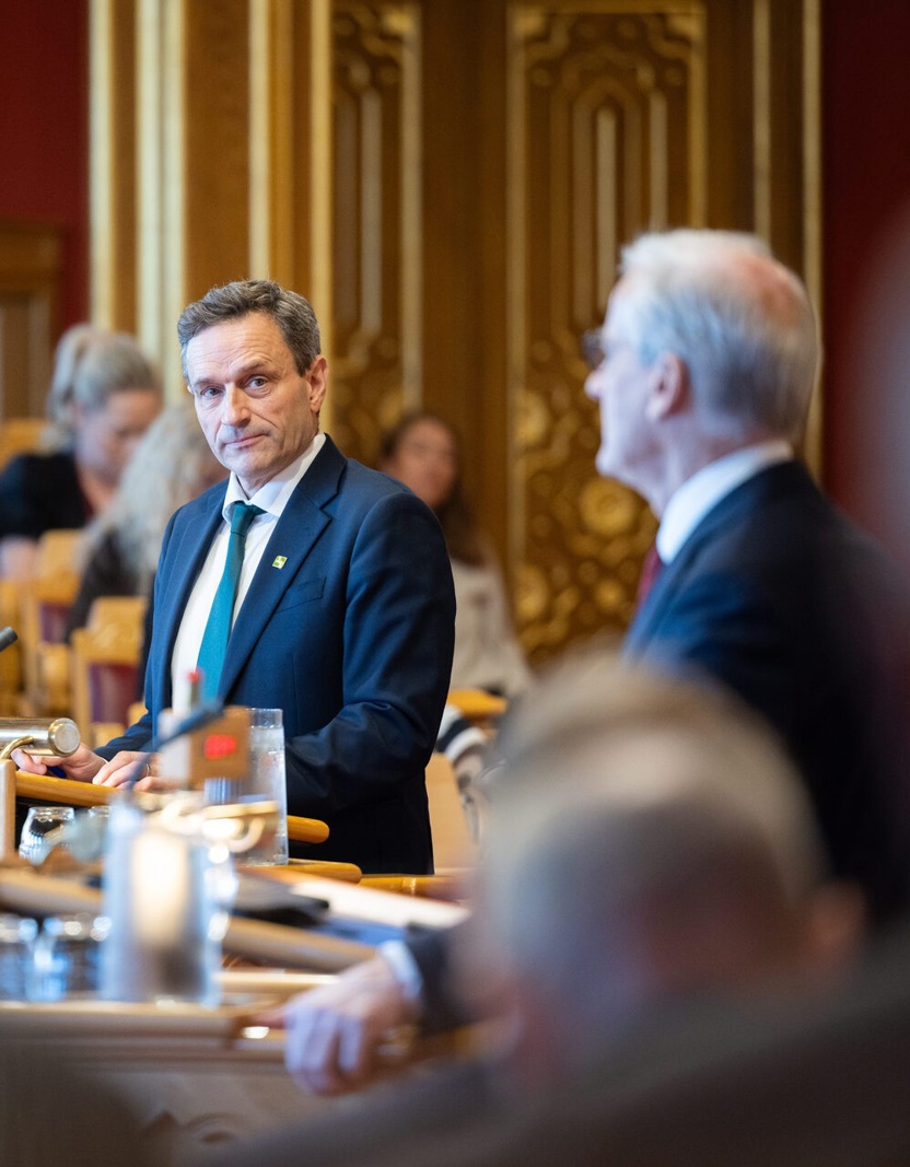 Arild Hermstad og Jonas Gahr Støre i debatt.