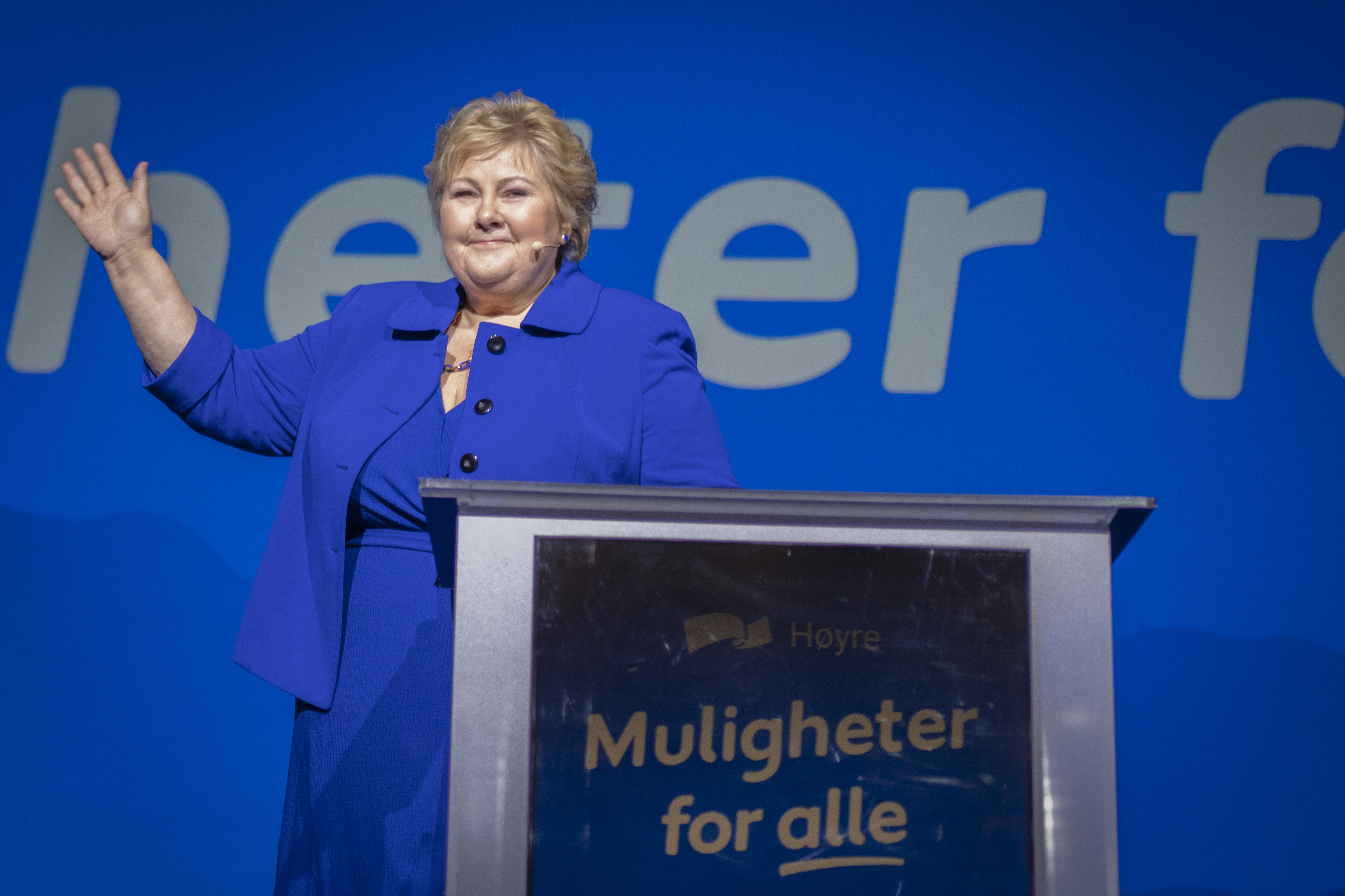 Erna Solberg på scenen under Høyres landsmøte 2023.