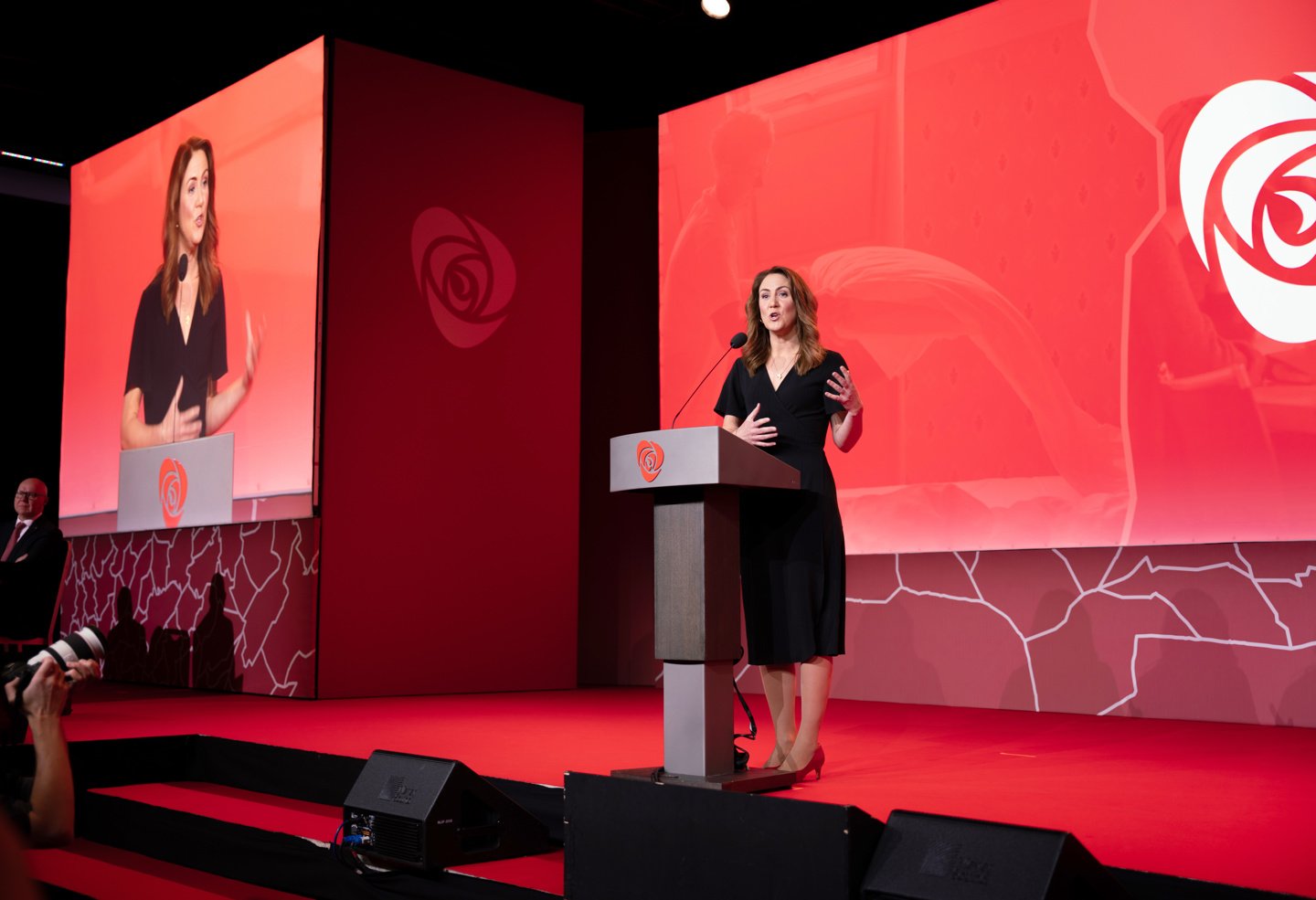 Tonje Brenna taler til Arbeiderpartiets landsmøte.