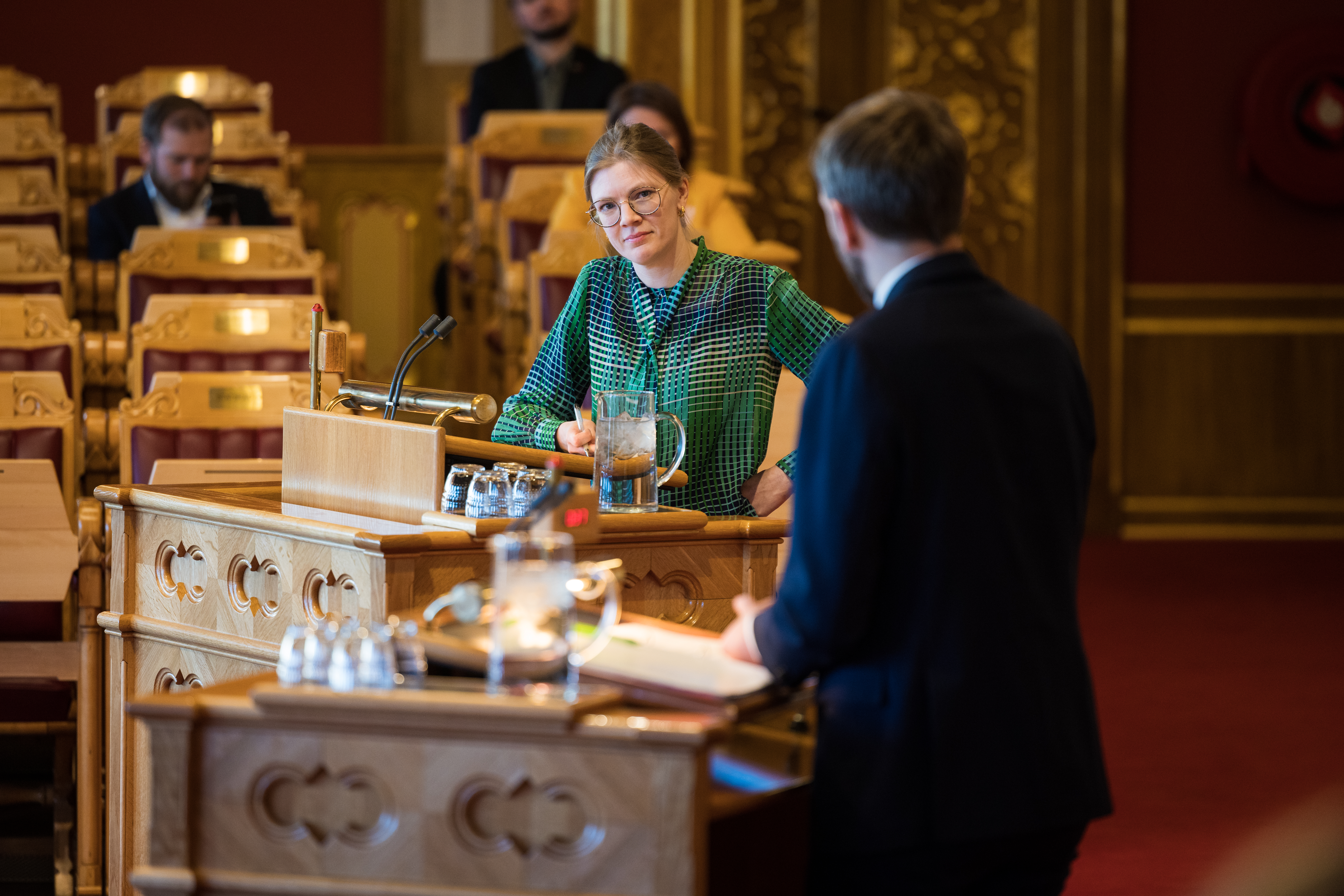 Marie Sneve Martinussen og næringsminister Jan Christian Vestre i Stortingets spørretime.